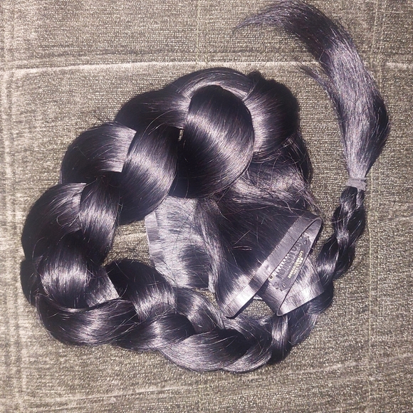 Bellami Clip-in Hair Extensions - Picture 3 of 3